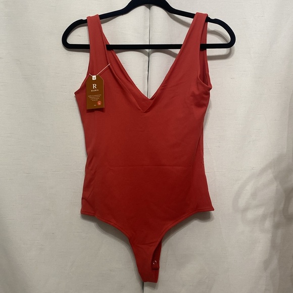 REORIA Plunge Deep V Neck Sleeveless V Backless Going Out Tank Bodysuits Tops - Picture 4 of 8